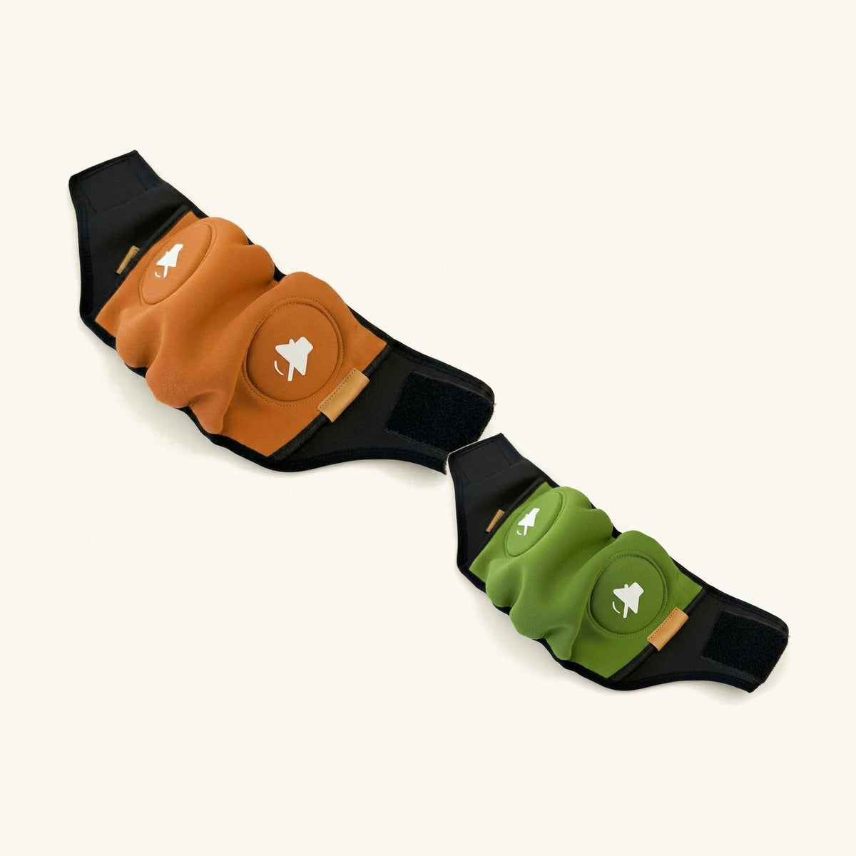 Pack Dúo SORA: un protector auditivo naranja y otro verde oliva